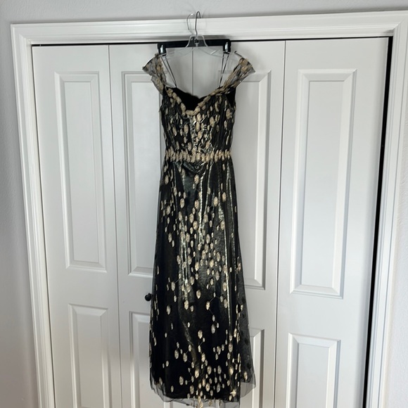 Rene Ruiz Off Shoulder Metallic A Line Gown size 6 - Picture 2 of 4